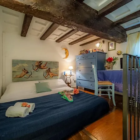 Wonderful Romantic Studio Ponte Vecchio Area