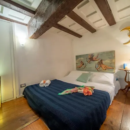 Wonderful Romantic Studio Ponte Vecchio Area *