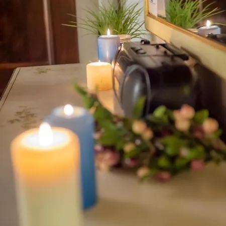 Wonderful Romantic Studio Ponte Vecchio Area Apartment