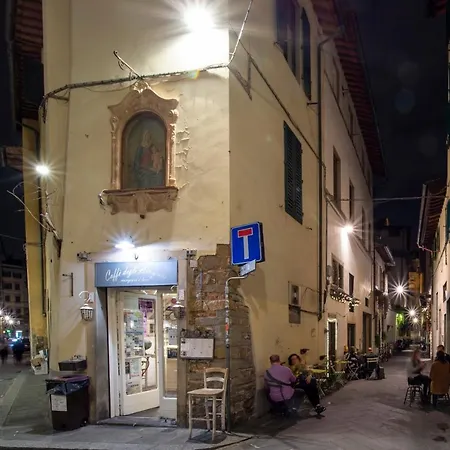 Wonderful Romantic Studio Ponte Vecchio Area *