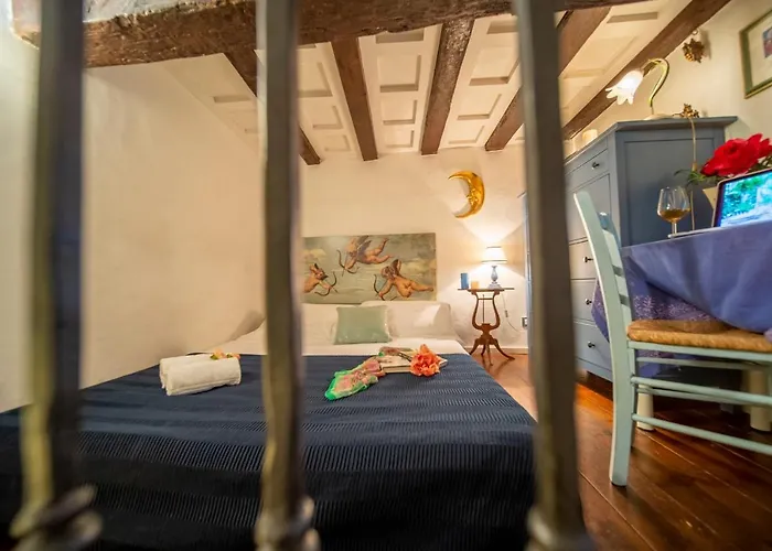 Wonderful Romantic Studio Ponte Vecchio Area Apartamento Florença