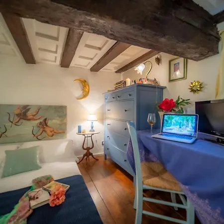 Апартаменты Wonderful Romantic Studio Ponte Vecchio Area